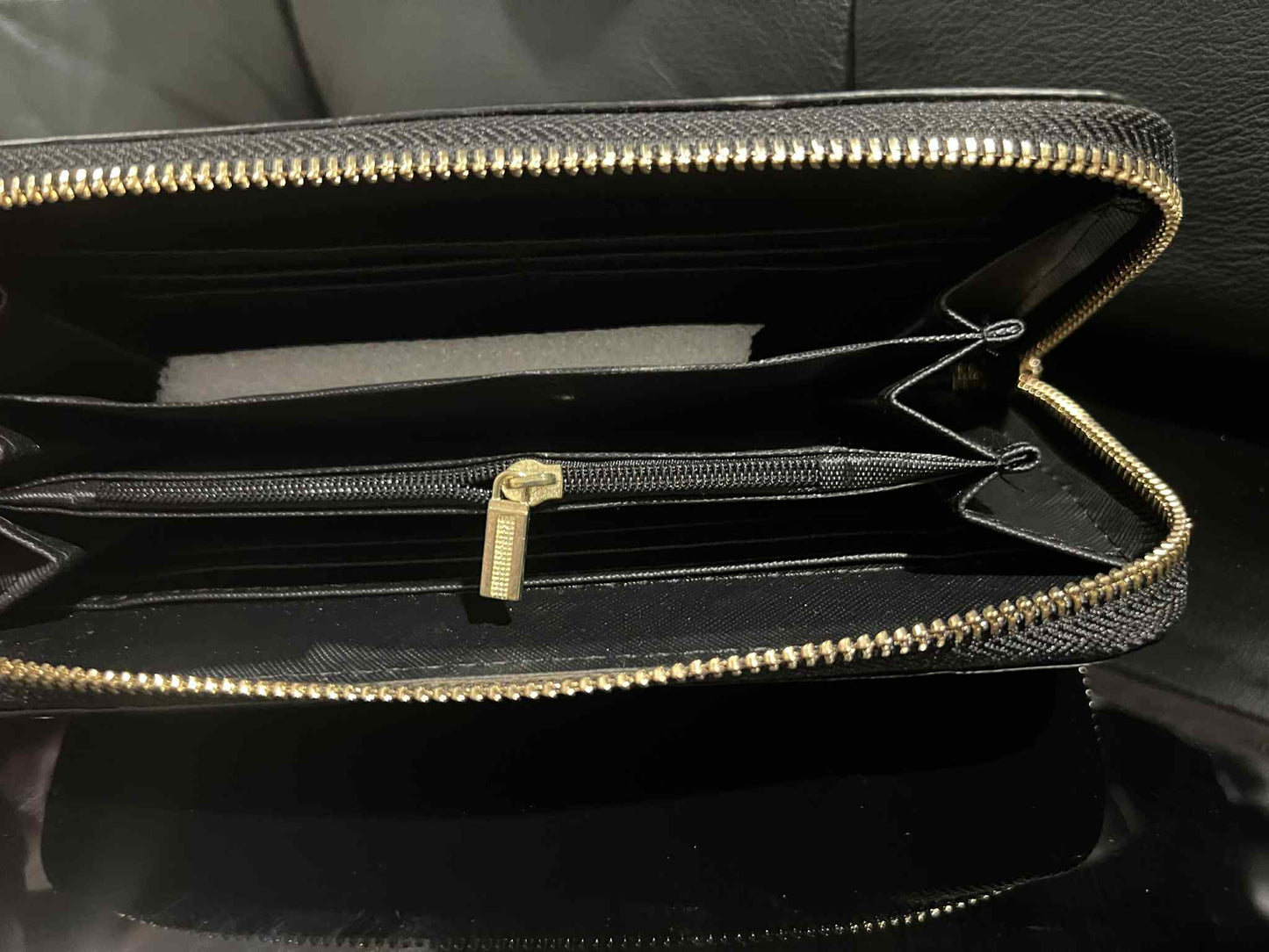 Louis Vuitton - Zippy Wallet Noir