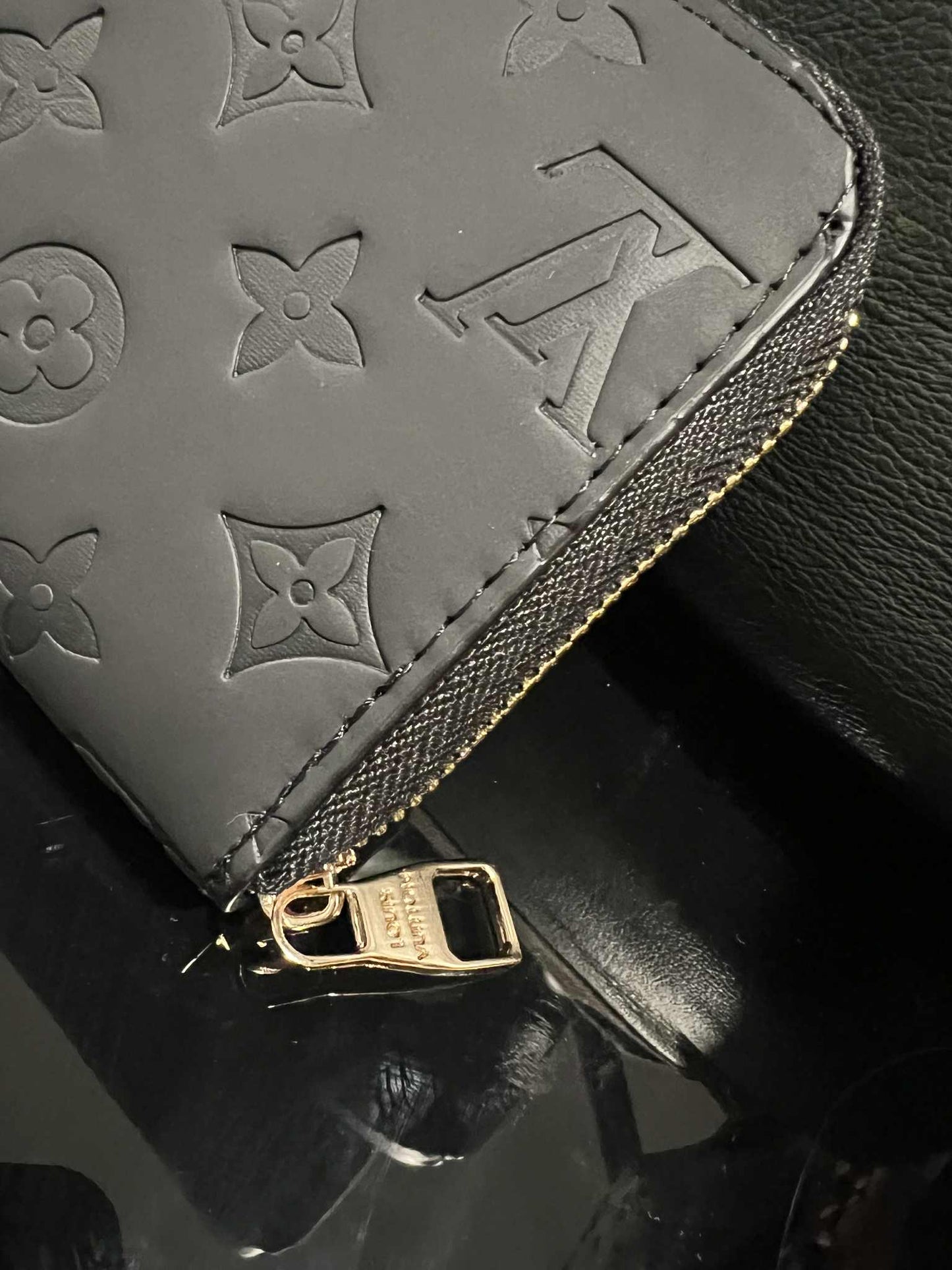 Louis Vuitton - Zippy Wallet Noir
