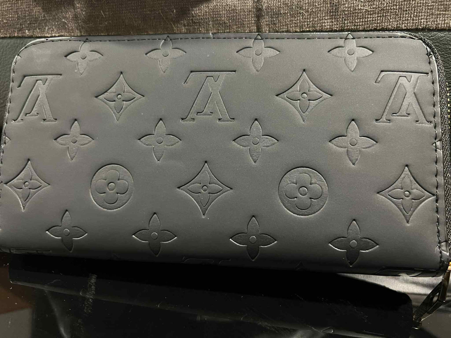 Louis Vuitton - Zippy Wallet Noir
